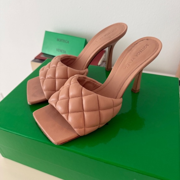 BOTTEGA VENETA padded nude mules/heels 37 - Picture 2 of 4
